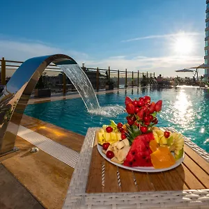 5* מלון Ramada By Wyndham Pera Taksim