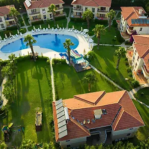 Otel The One Club ****